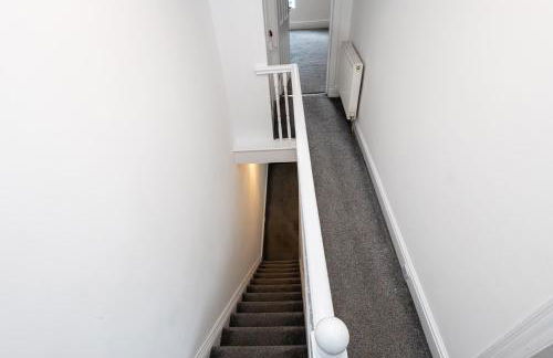 Cheadle village - Photo 26