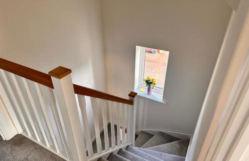 4 Bed Room Service Accommodation - 2 Parkings - Fibre Wi-Fi - Workstation - Foto 17