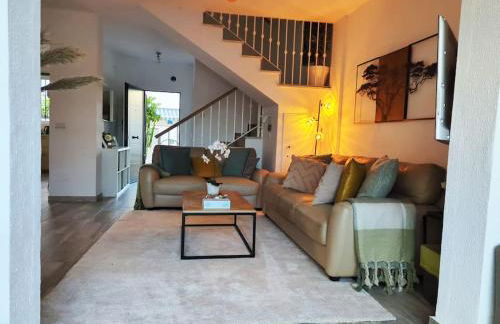 The Lemon Tree by the Sea - Photo 7