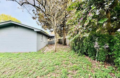 Game Night Ready Lakeland Stay Near Colleges - Foto 25