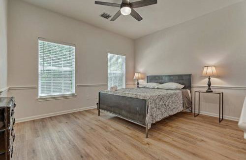 New!4BR with Easy Access to all Woodlands Amenities - Photo 33