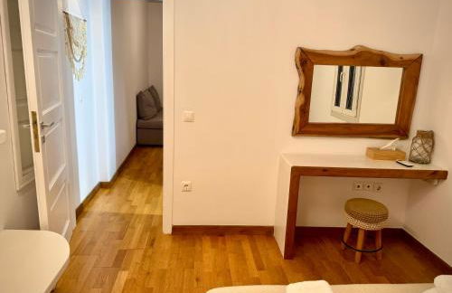 Mykonos down town - Photo 26