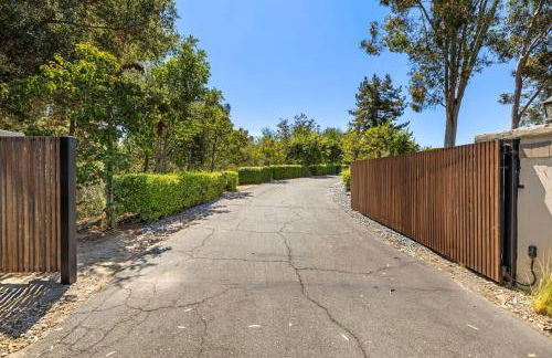 Private Gated 6BR Luxury Estate, Gym, Lake View - Foto 21