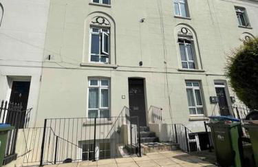 Entire Studio Apartment Private Entrance - Photo 19