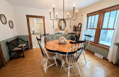 Elegant Linden Hills Home Family-Friendly Walk to Lake - Foto 23