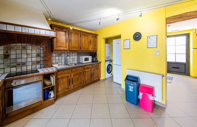 Stone Cottage with Sauna & Hot Tub near Cave of Lorette in Rochefort - Foto 17