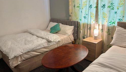 2 Bed House-Sleeps 4-Free Parking - Foto 4