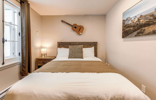 Quebec City 2 Bedroom Treasure - Photo 7