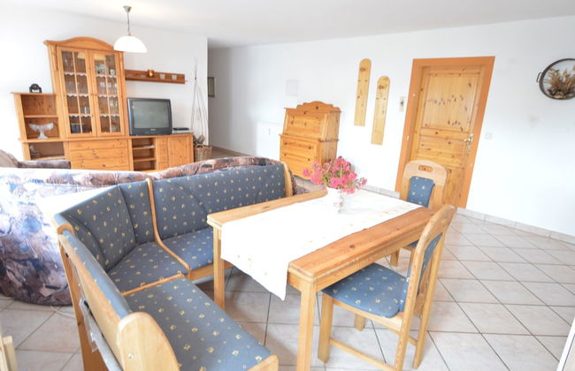 Holiday Home in Morscheid-riedenburg With Balcony - Photo 17