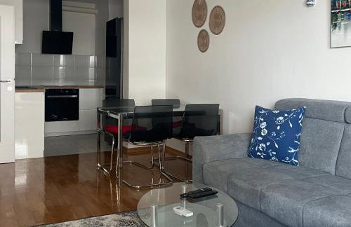 Lux Hill Skyline - Free Private PARKING - Foto 6