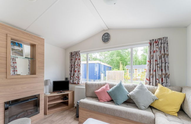 Relaxing Holiday Chalet by the Water in Grou - Foto 15