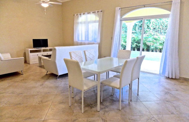 2 Bedroom Townhouse at Ocean Village - Foto 1