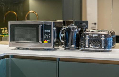 Skyvillion -COZY & AMAZING King 1Bed Apartment in London Cockfosters Mins to Tube - Foto 57