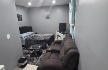 A newly built detached studio apartment with queen size bed - Foto 4