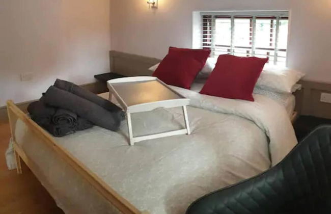 1700s Canalside Cottage Sleeps up to 12 Guests - Foto 5