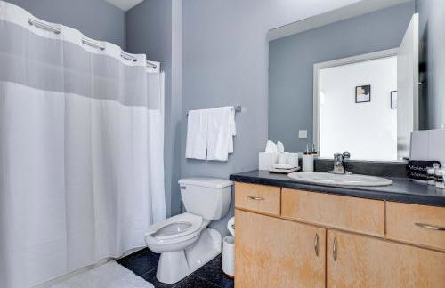 West Loop - City Views With In & Out Parking 1 - Photo 28