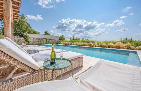 Villa Charlotte for 14 persons with 73m2 Pool in Central Istria - Daily Housekeeping & Breakfast Service - Foto 16