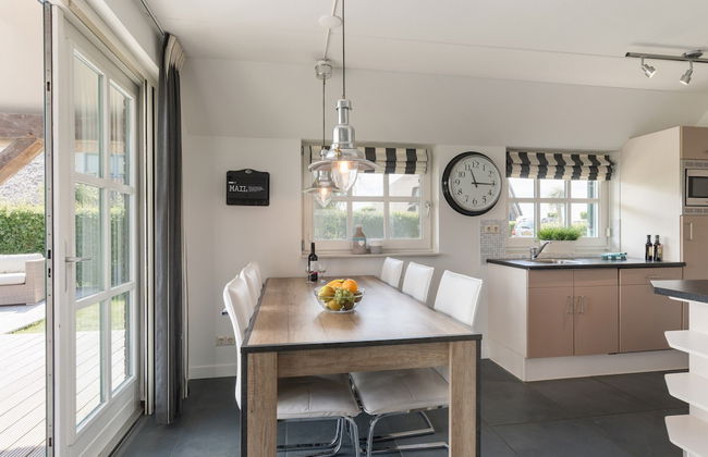 Giethoorn Villa With Modern Touch - Photo 10