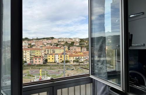 HOST4U - Vista Valle a pochi passi dalla Stazione e Centro di Imperia - Foto 16