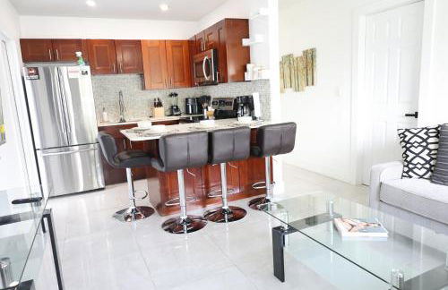 GREAT Luxe House NEAR Downtown & Marina in Miami - Photo 7