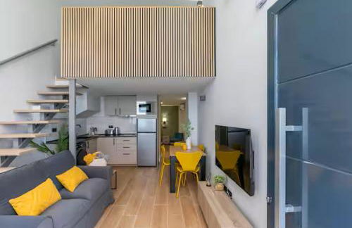 NUEVO Amplio dúplex en la zona del Palacio de Vista Alegre - Photo 1