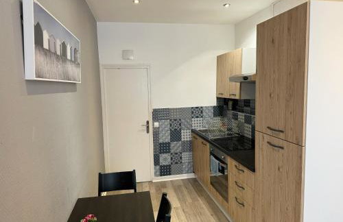 010 CHIC & COSY F1 29m2 HYPERCENTRE WIFI SMART TV NETFLIX - Photo 13