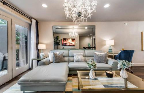 Contemporary Dallas 2BR Condo Patio & Pool - Foto 3