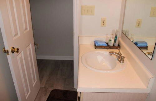 Cheerful 2-Bedroom, 2 bath with private parking - Foto 28