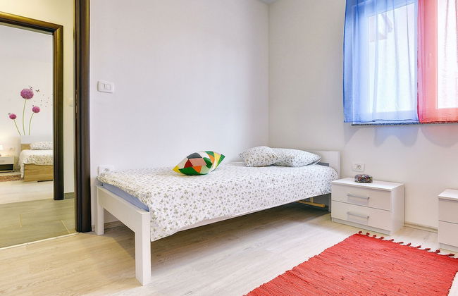 Detached Villa With Pool and Large Garden in Quiet Area Near the Sea - Foto 2