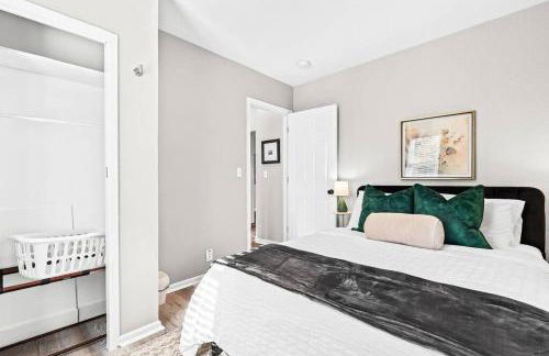 New! Warm & Cozy 3BR w/ Hot Tub, Firepit & BBQ! - Foto 11