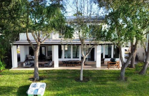 Lake Home: Relax and Unwind in Mission Hidden Gem - Photo 23