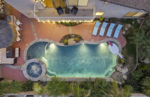 Entire Private Home with 4 Bedrooms, Pool, Hot Tub, King Bed, Garage, Available Now - Foto 24