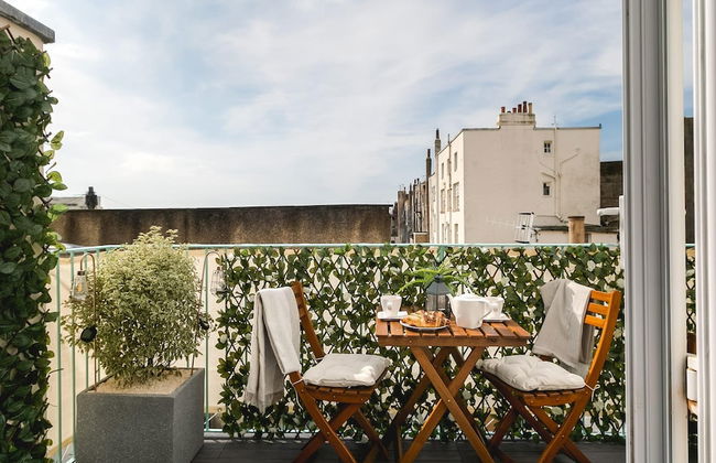 Designer Retreat 5 Location Balcony Parking - Photo 12