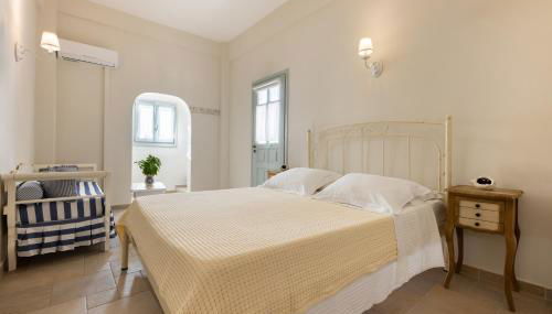 Monachofolitses - Photo 2