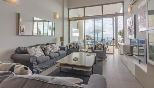 Villa Isabella, Luxury Villa with Heated Pool Ocean View in Adeje, Tenerife - Foto 2
