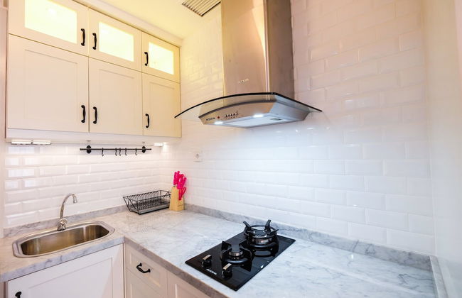 Minimalist Studio at Bassura City Apartment By Travelio - Foto 9