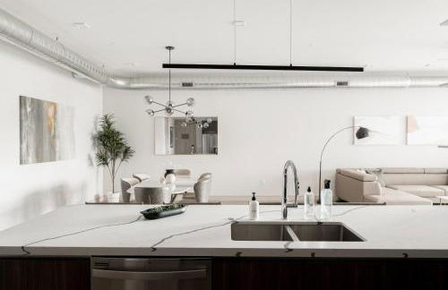 Luxurious Escape - Walk to Empower Field - Tesoro - Foto 12