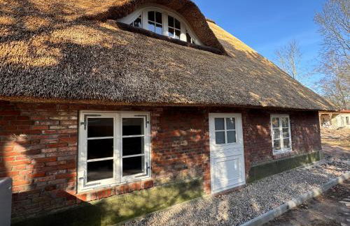 Oolt Huus No 2 I exklusives Wohnen im denkmalgeschützten Reetdachhaus - Foto 4