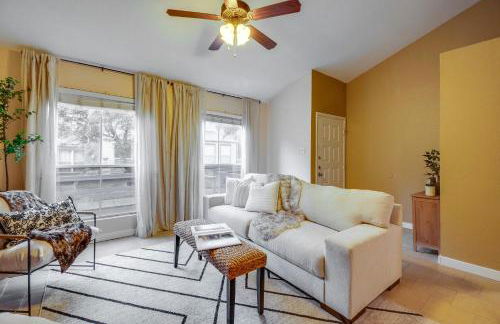 College Station Gem with Pool Access Near University - Foto 4
