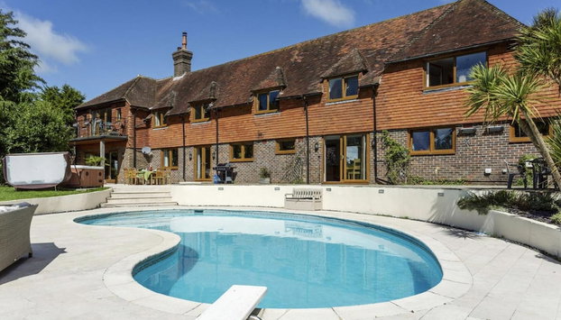 Sleeps10/18-parking-garden-pool-hottub-balcony - Foto 2, Imagem principal