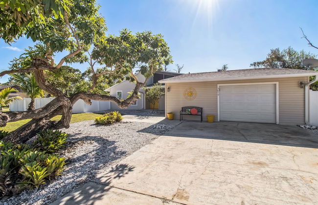 Tropical Oasis With Private Screened Hot Tub 2 Bedroom Home - Foto 27