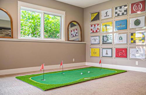 Luxury Stay with Golf Simulator and 3 King Bedrooms - Foto 49