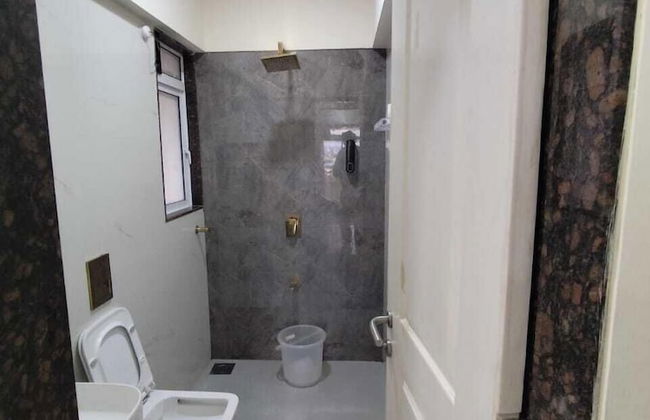 Varsity by Daily Stays - Photo 11