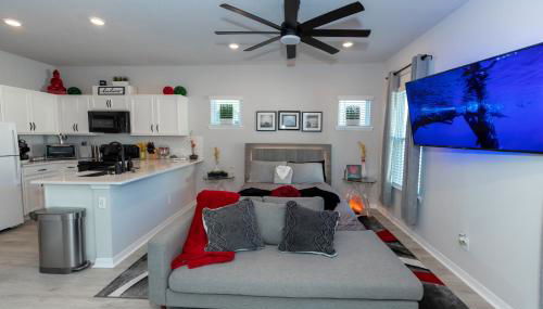 Pet Friendly Modern Zen Studio Retreat W/ Hot Tub! Home by RedAwning - Foto 4