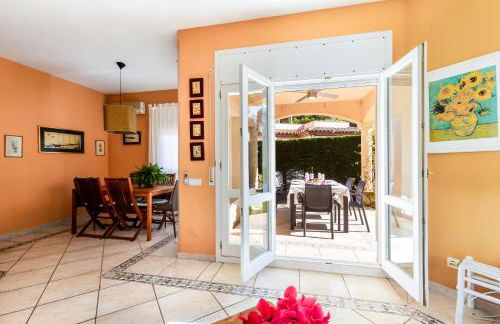 Villa Familiar c/Piscina + Wifi y Parking Gratis by Sunset Rentals (Bonmont) - Foto 15