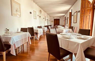 Stunning apartment with a beautiful pool/lake view - Foto 38