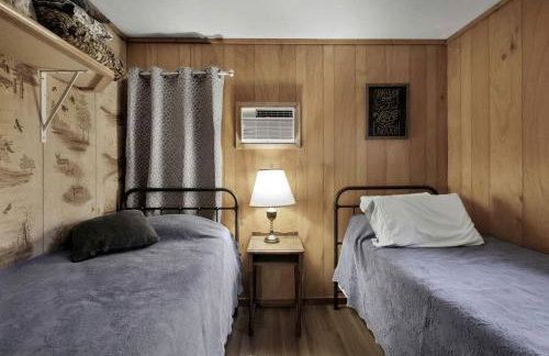 Serene Riverfront Cabin Haven near South Branch Potomac River in West Virginia - Foto 22