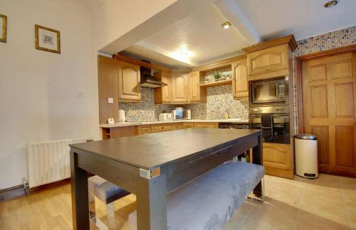 Portsmouth Maisonette with 5 Beds and Pool Table - Foto 10