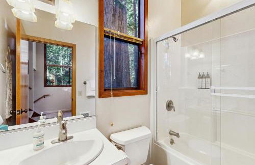 Deep Woods Hideaway - Foto 13