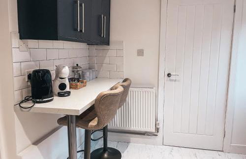 Hamilton House by Solace Stays - Photo 12